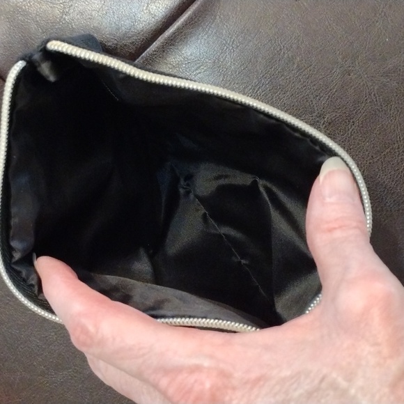 Lacome Set of two Makeup Bags with Goodies - Picture 12 of 16